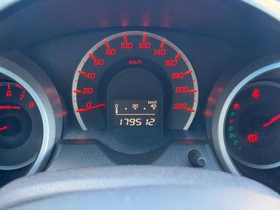 HONDA-FIT-2011