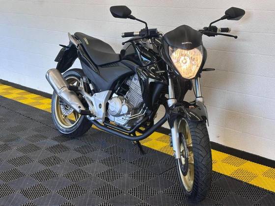 HONDA CB 300R 