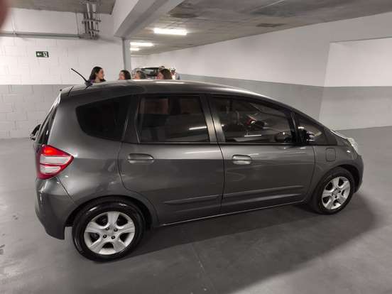 HONDA-FIT-2009