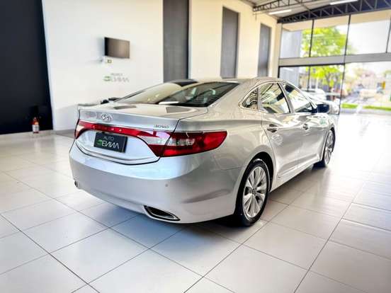 HYUNDAI-AZERA-2011