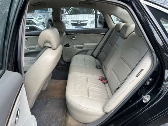 HYUNDAI-AZERA-2008