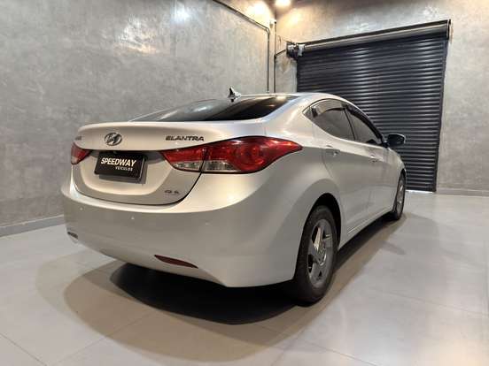 HYUNDAI-ELANTRA-1.8 GLS 16V GASOLINA 4P AUTOMÁTICO HYUNDAI-ELANTRA-2012