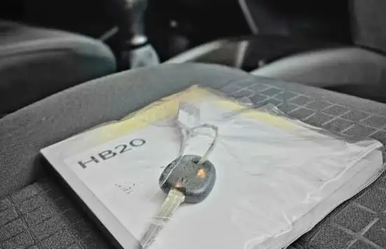 HYUNDAI-HB20-2025