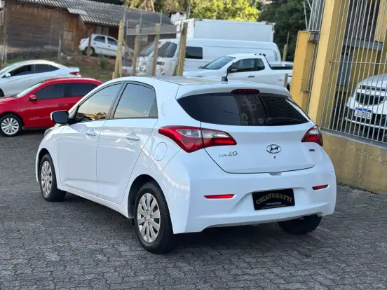 HYUNDAI-HB20-1.0 COMFORT 12V FLEX 4P MANUAL HYUNDAI-HB20-2015
