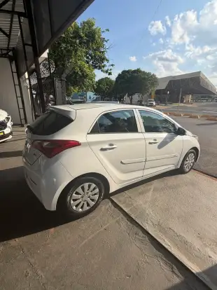 HYUNDAI-HB20-2013