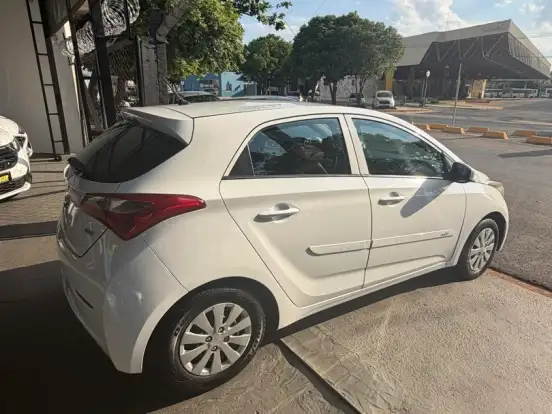 HYUNDAI-HB20-1.0 COMFORT 12V FLEX 4P MANUAL HYUNDAI-HB20-2013