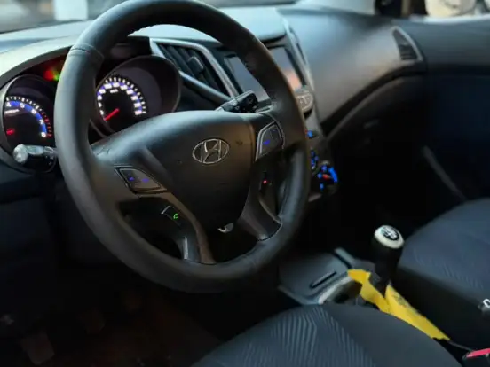HYUNDAI-HB20-1.6 COMFORT STYLE 16V FLEX 4P MANUAL HYUNDAI-HB20-2014