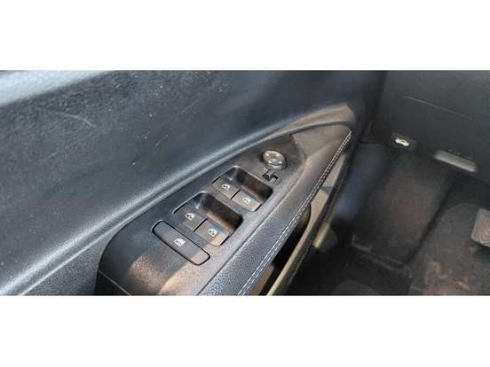 HYUNDAI-HB20-2023