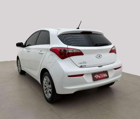 HYUNDAI-HB20-2015