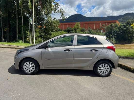 HYUNDAI-HB20-1.0 COMFORT PLUS 12V FLEX 4P MANUAL HYUNDAI-HB20-2017