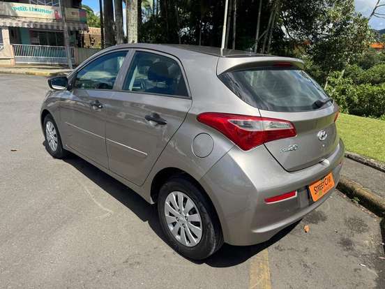 HYUNDAI-HB20-1.0 COMFORT PLUS 12V FLEX 4P MANUAL HYUNDAI-HB20-2017