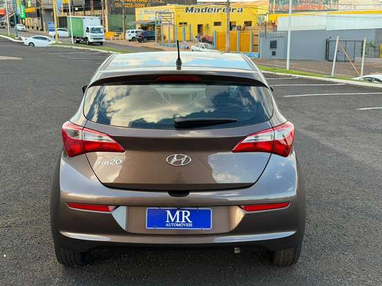 HYUNDAI-HB20-2017