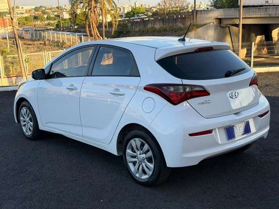 HYUNDAI-HB20-1.0 COMFORT PLUS 12V FLEX 4P MANUAL HYUNDAI-HB20-2019