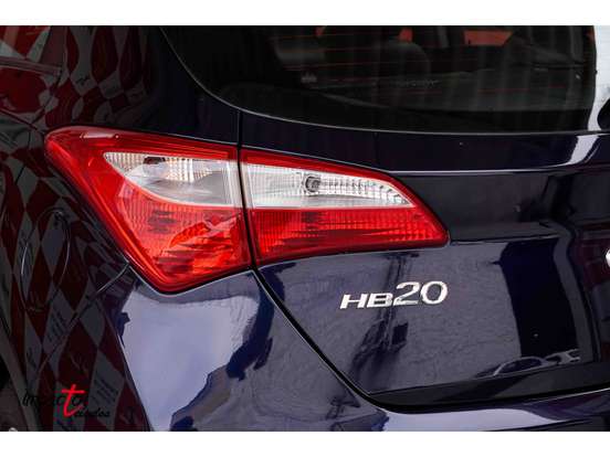 HYUNDAI-HB20-1.6 PREMIUM 16V FLEX 4P MANUAL HYUNDAI-HB20-2012