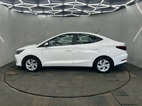 HYUNDAI-HB20S-2024