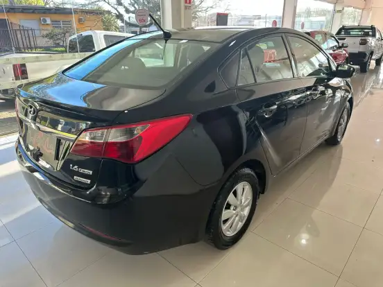 HYUNDAI-HB20S-1.6 COMFORT PLUS 16V FLEX 4P AUTOMÁTICO HYUNDAI-HB20S-2014