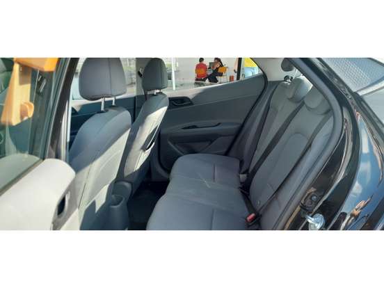 HYUNDAI-HB20S-2025