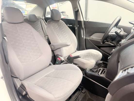 HYUNDAI-HB20S-1.6 COMFORT PLUS 16V FLEX 4P AUTOMÁTICO HYUNDAI-HB20S-2017