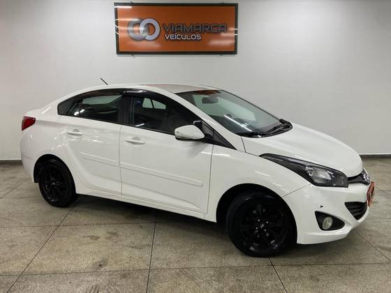 HYUNDAI HB20S 1.6 COMFORT PLUS 16V FLEX 4P AUTOMÁTICO