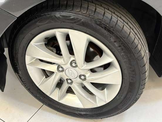HYUNDAI-HB20S-2013