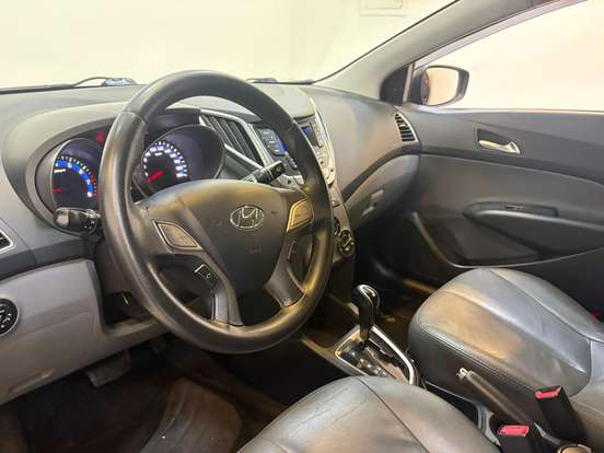 HYUNDAI-HB20S-2013