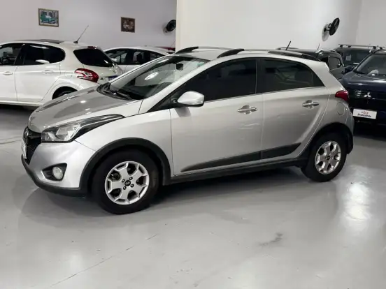 HYUNDAI-HB20X-1.6 16V PREMIUM FLEX 4P AUTOMÁTICO HYUNDAI-HB20X-2014