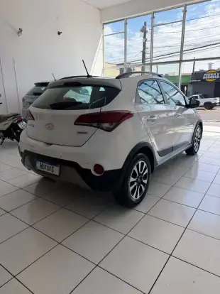 HYUNDAI-HB20X-1.6 16V PREMIUM FLEX 4P AUTOMÁTICO HYUNDAI-HB20X-2019