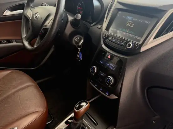 HYUNDAI-HB20X-1.6 16V PREMIUM FLEX 4P AUTOMÁTICO HYUNDAI-HB20X-2019