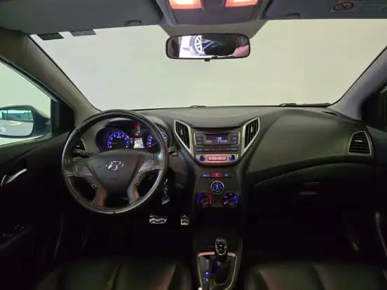HYUNDAI-HB20X-1.6 16V STYLE FLEX 4P AUTOMÁTICO HYUNDAI-HB20X-2017