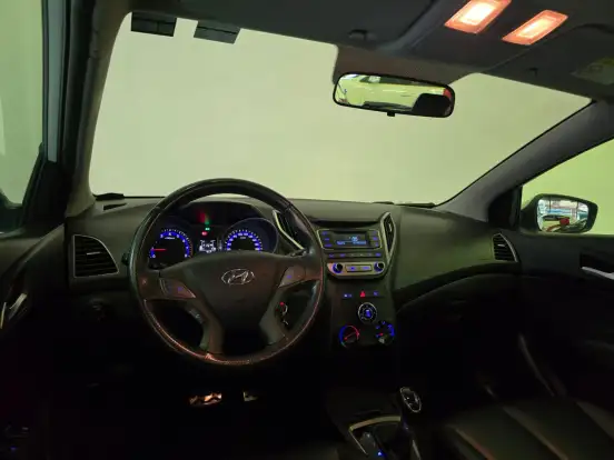 HYUNDAI-HB20X-1.6 16V STYLE FLEX 4P AUTOMÁTICO HYUNDAI-HB20X-2017