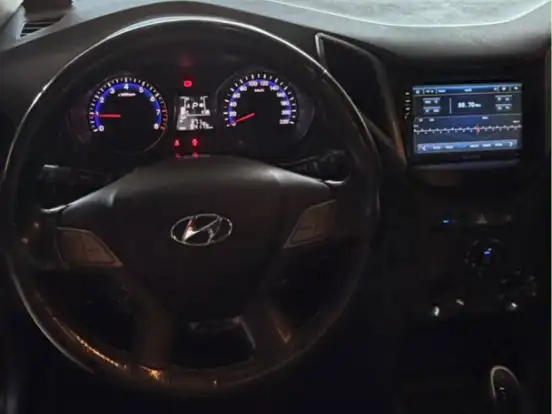 HYUNDAI-HB20X-1.6 16V STYLE FLEX 4P AUTOMÁTICO HYUNDAI-HB20X-2014