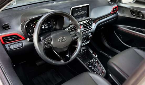 HYUNDAI-HB20X-2021