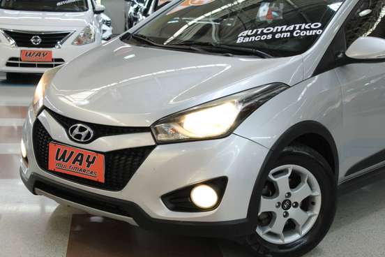 HYUNDAI-HB20X-2013