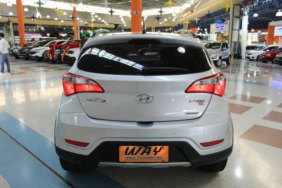 HYUNDAI-HB20X-2013
