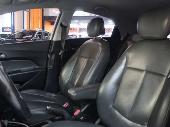 HYUNDAI-HB20X-1.6 16V PREMIUM FLEX 4P AUTOMÁTICO HYUNDAI-HB20X-2013