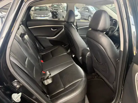 HYUNDAI-I30-1.8 MPI 16V GASOLINA 4P AUTOMATICO HYUNDAI-I30-2014