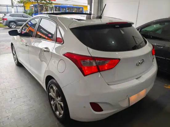 HYUNDAI-I30-1.8 MPI 16V GASOLINA SÉRIE LIMITADA 4P AUTOMATICO HYUNDAI-I30-2014