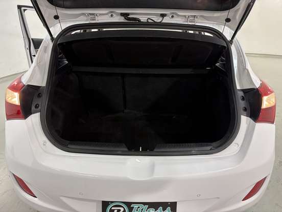 HYUNDAI-I30-2014
