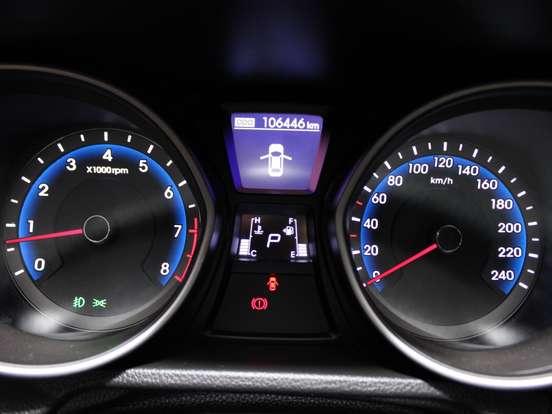 HYUNDAI-I30-1.8 MPI 16V GASOLINA 4P AUTOMATICO HYUNDAI-I30-2015