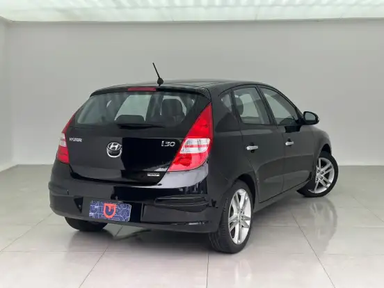 HYUNDAI-I30-2.0 MPFI GLS 16V GASOLINA 4P AUTOMÁTICO HYUNDAI-I30-2011