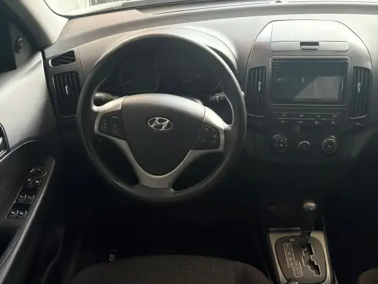 HYUNDAI-I30-2.0 MPI 16V GASOLINA 4P AUTOMÁTICO HYUNDAI-I30-2010