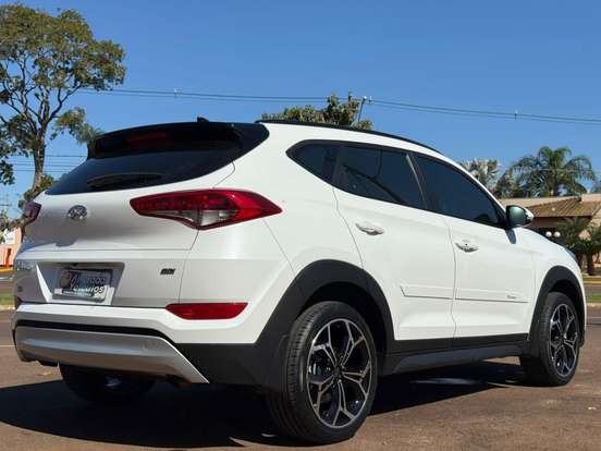 HYUNDAI-TUCSON-2021