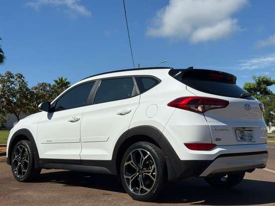 HYUNDAI-TUCSON-2021