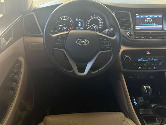 HYUNDAI-TUCSON-2021