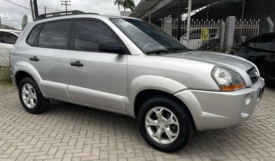 HYUNDAI TUCSON 2.0 MPFI GLS 16V 143CV 2WD GASOLINA 4P AUTOMÁTICO