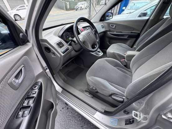 HYUNDAI-TUCSON-2.0 MPFI GLS 16V 143CV 2WD GASOLINA 4P AUTOMÁTICO HYUNDAI-TUCSON-2009