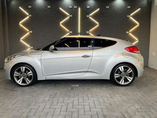 HYUNDAI-VELOSTER-2012