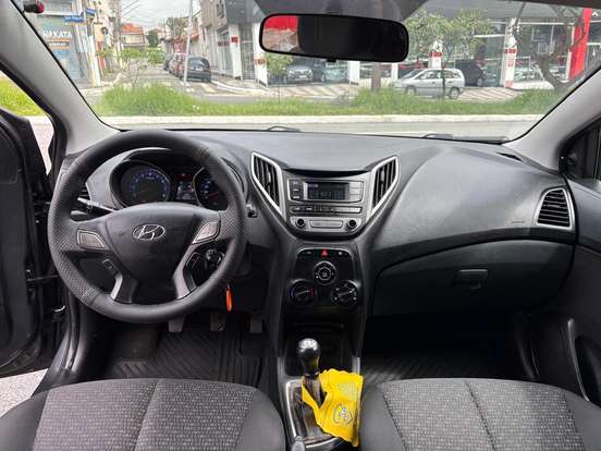 HYUNDAI-HB20-2017