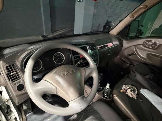 HYUNDAI-HR-2.5 TCI HD LONGO COM CAÇAMBA 4X2 8V 94CV TURBO INTERCOOLER DIESEL 2P MANUAL HYUNDAI-HR-2011