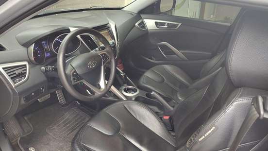 HYUNDAI-VELOSTER-2012